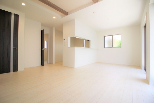 室内の家具や動産はすべて撤去していただきます